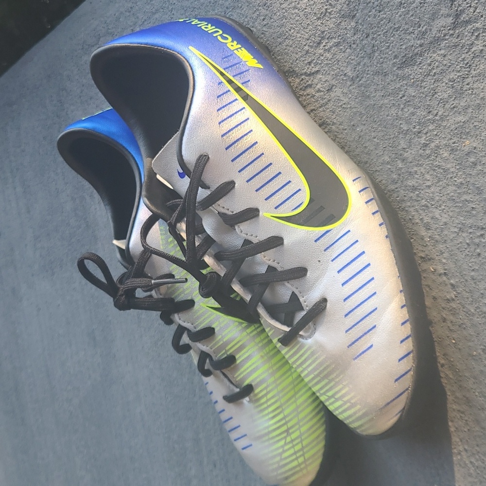 Nike indoor soccer shoes